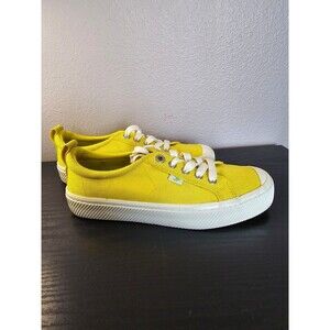Yello Cariuma Oca low sneakers size 6